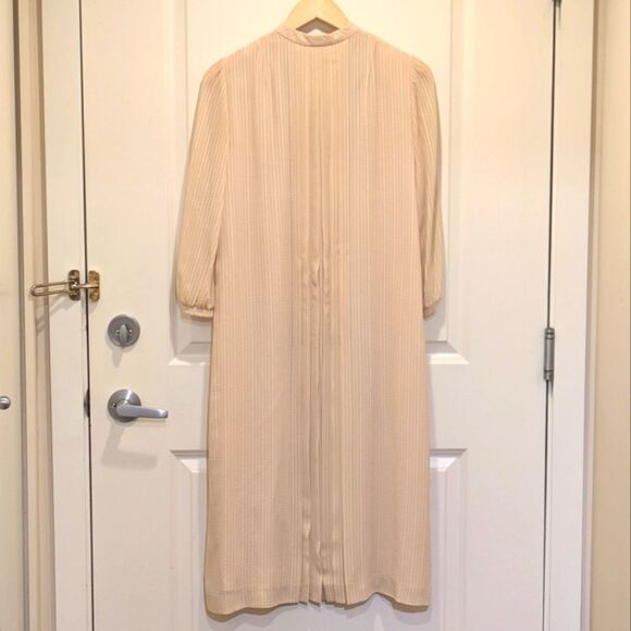 Late 70s Maak Modell 38 Button Front Kaftan with Pleated Details - Picture 6 of 12